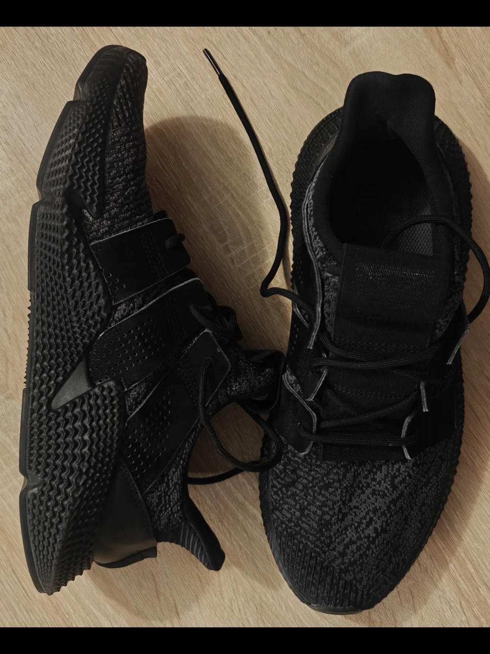 adidas sleek black